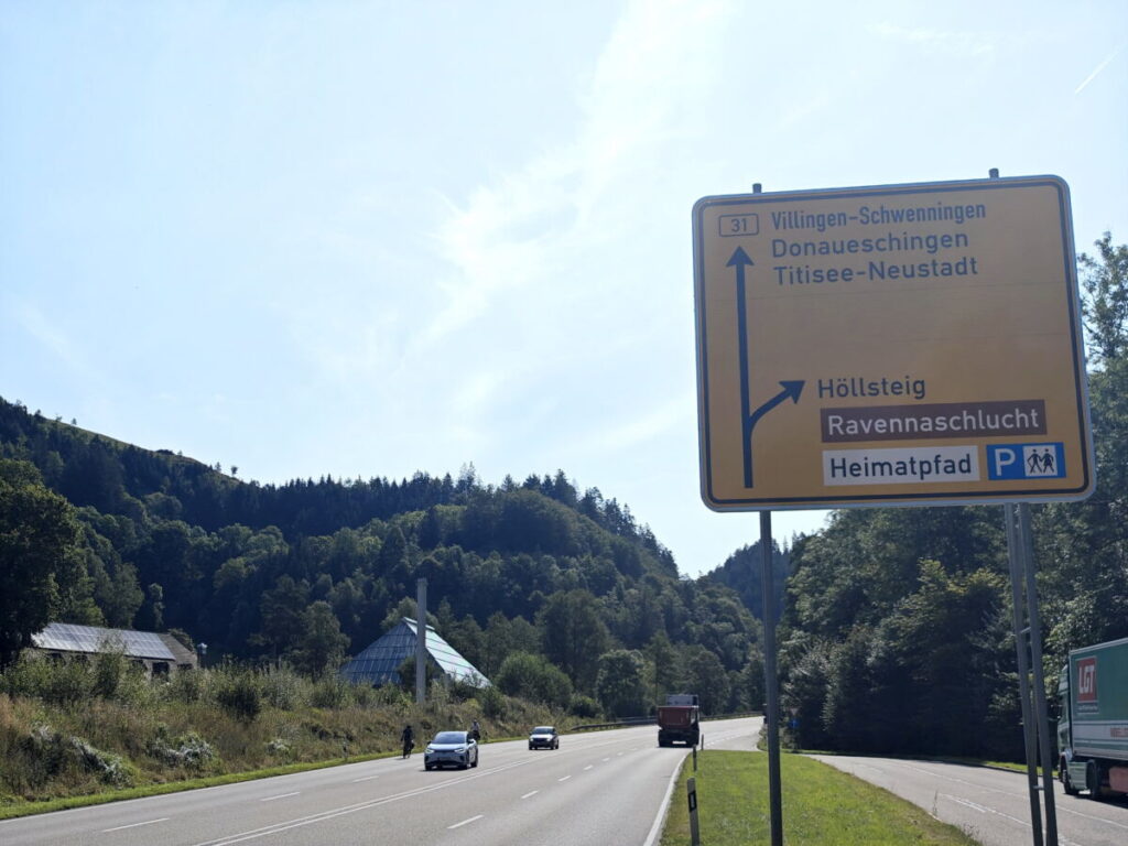 Parkplatz Ravennaschlucht - sehr gut an der B31 beschildert